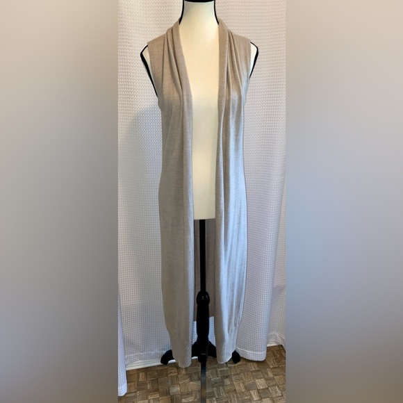 Women’s TAHARI beige Merino Wool blend Duster Vest Sz‎ medium - Picture 3 of 15